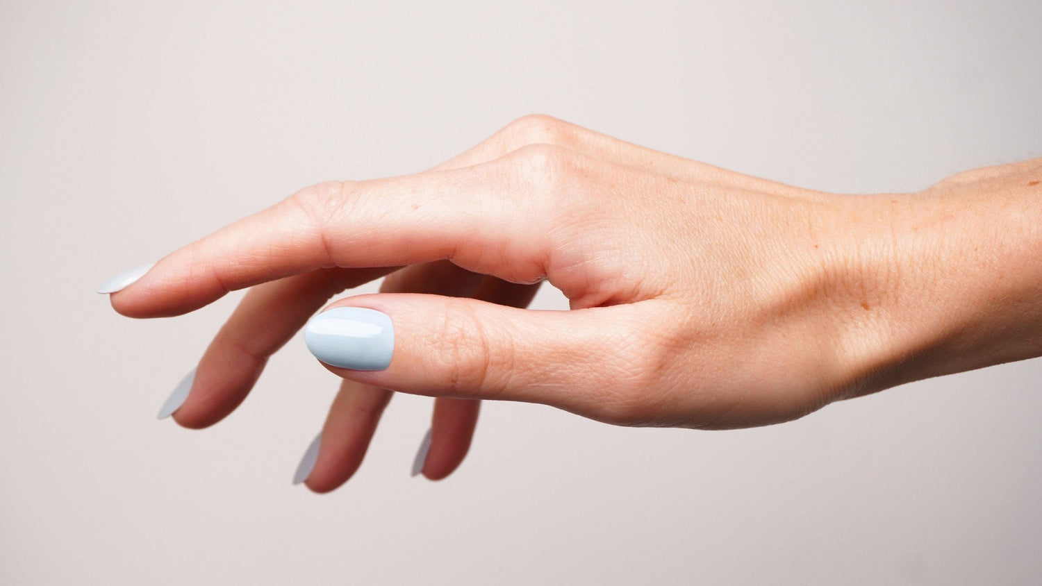 Gel Strips Maniküre: Auf diese 8 Dinge solltest du besser verzichten - Doonails Switzerland