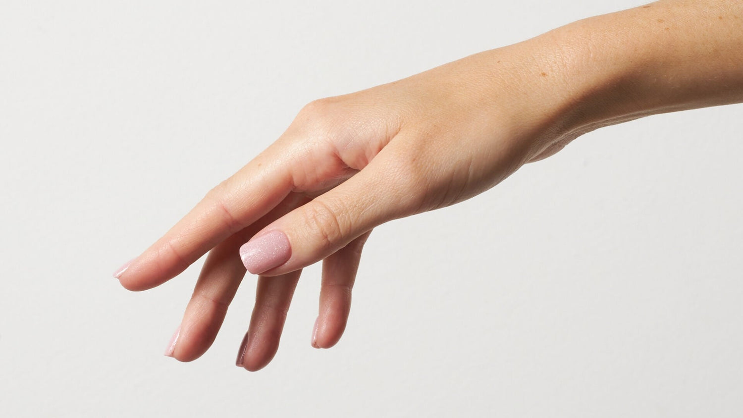 So klappt’s mit links: Unsere Tipps für’s Dippen mit der nicht dominanten Hand - Doonails Switzerland