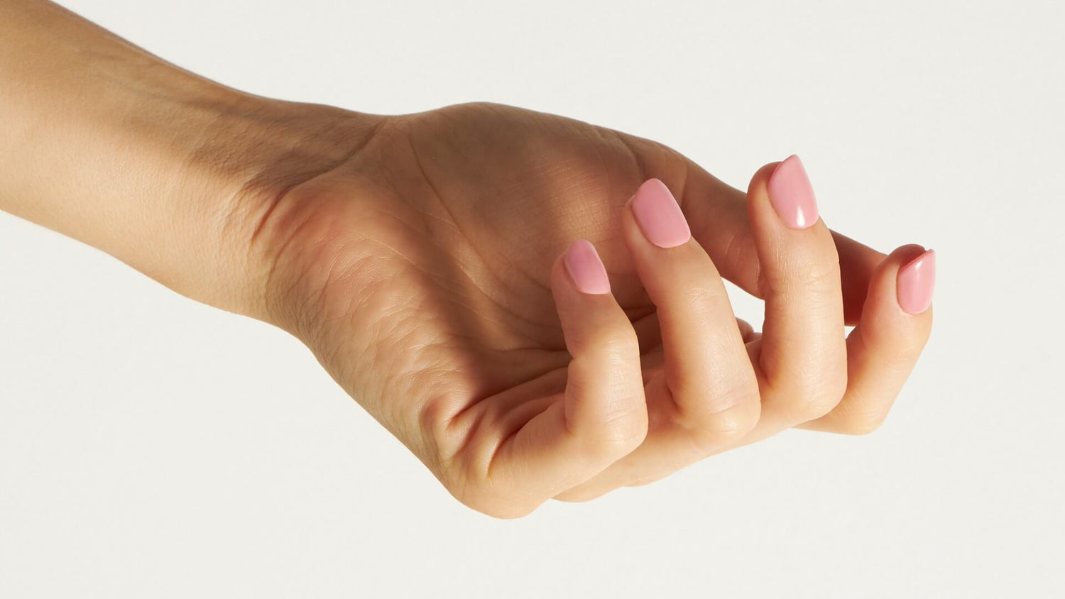 Smooth Criminal - Tipps für ebenmäßige Nagelränder - Doonails Switzerland