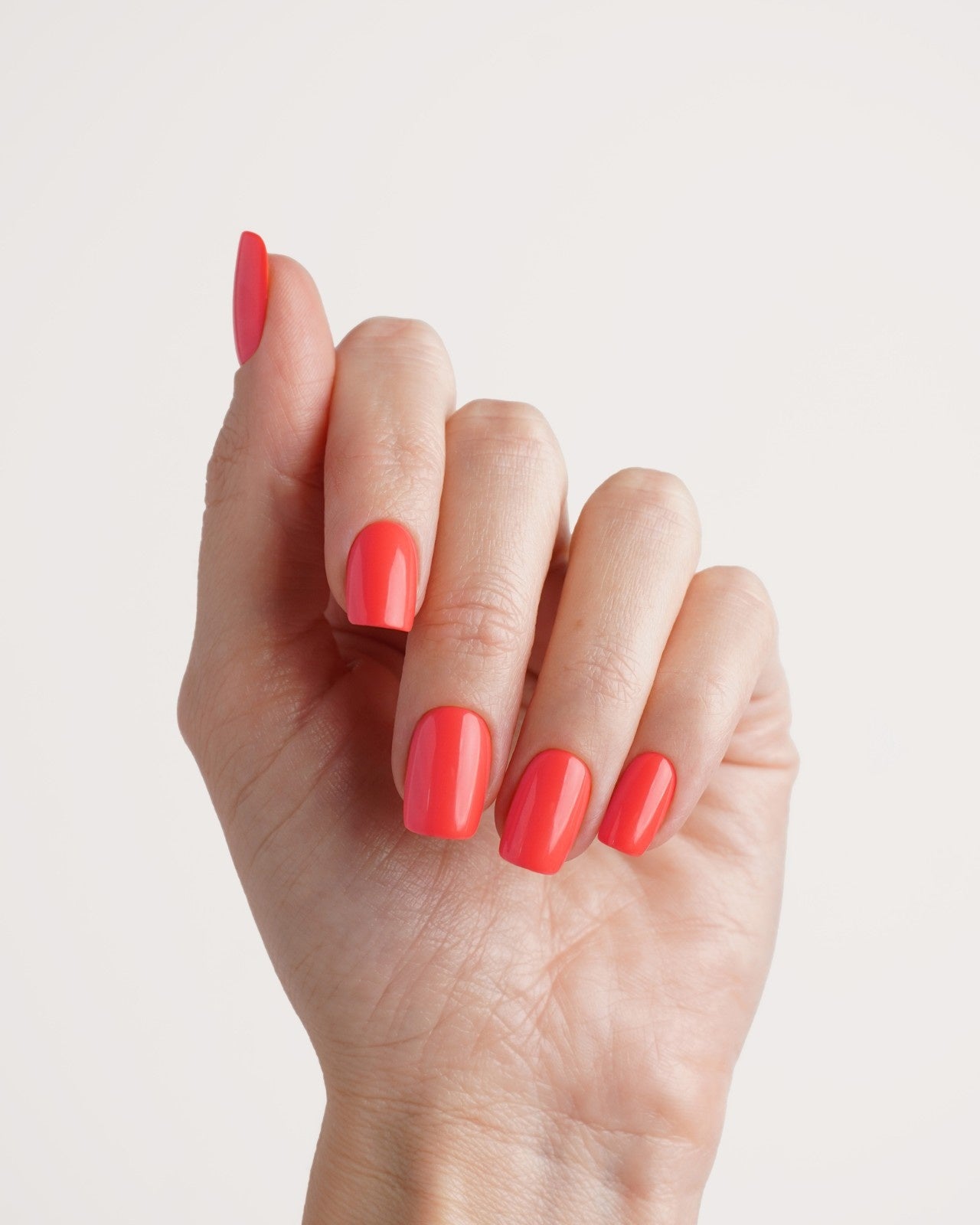 Sunset Coral Short Square Soft Gel Press Ons - Doonails Switzerland