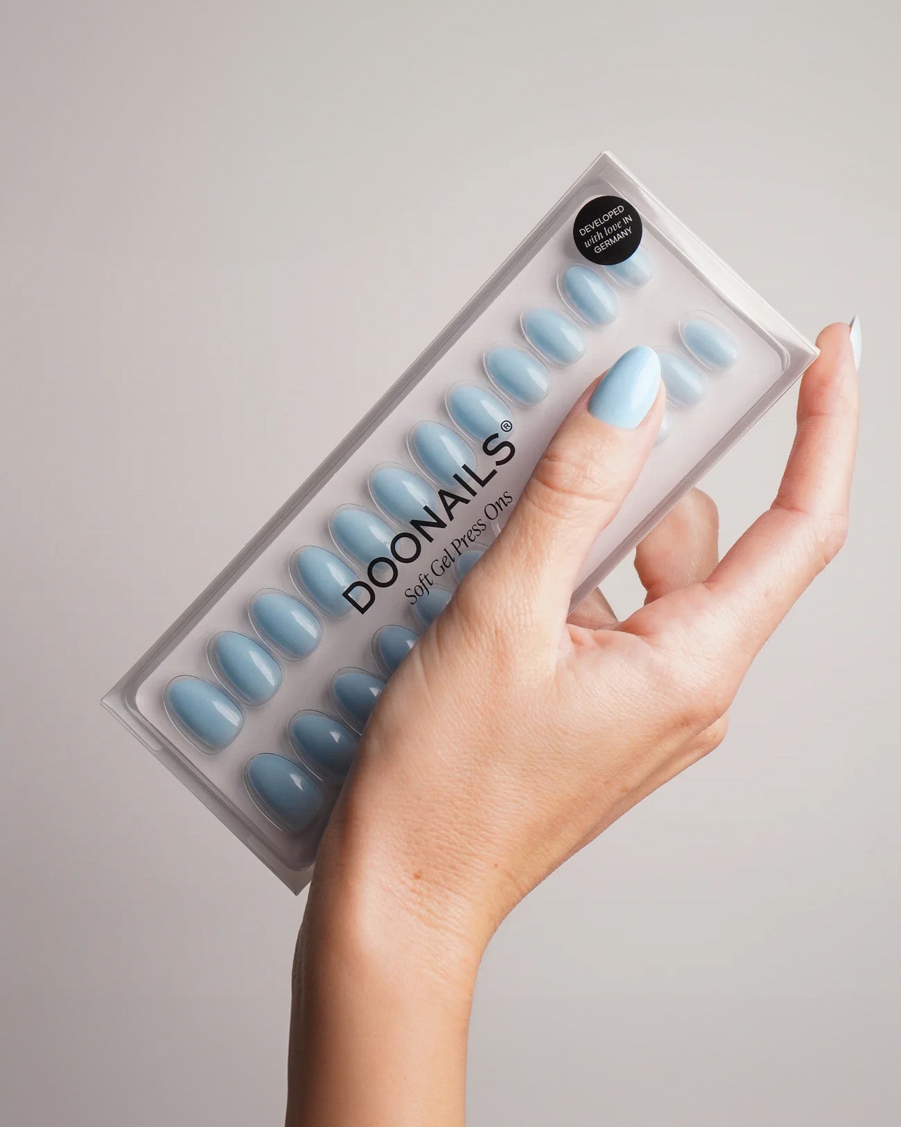 Baby Blue Short Round Soft Gel Press Ons - Doonails Switzerland