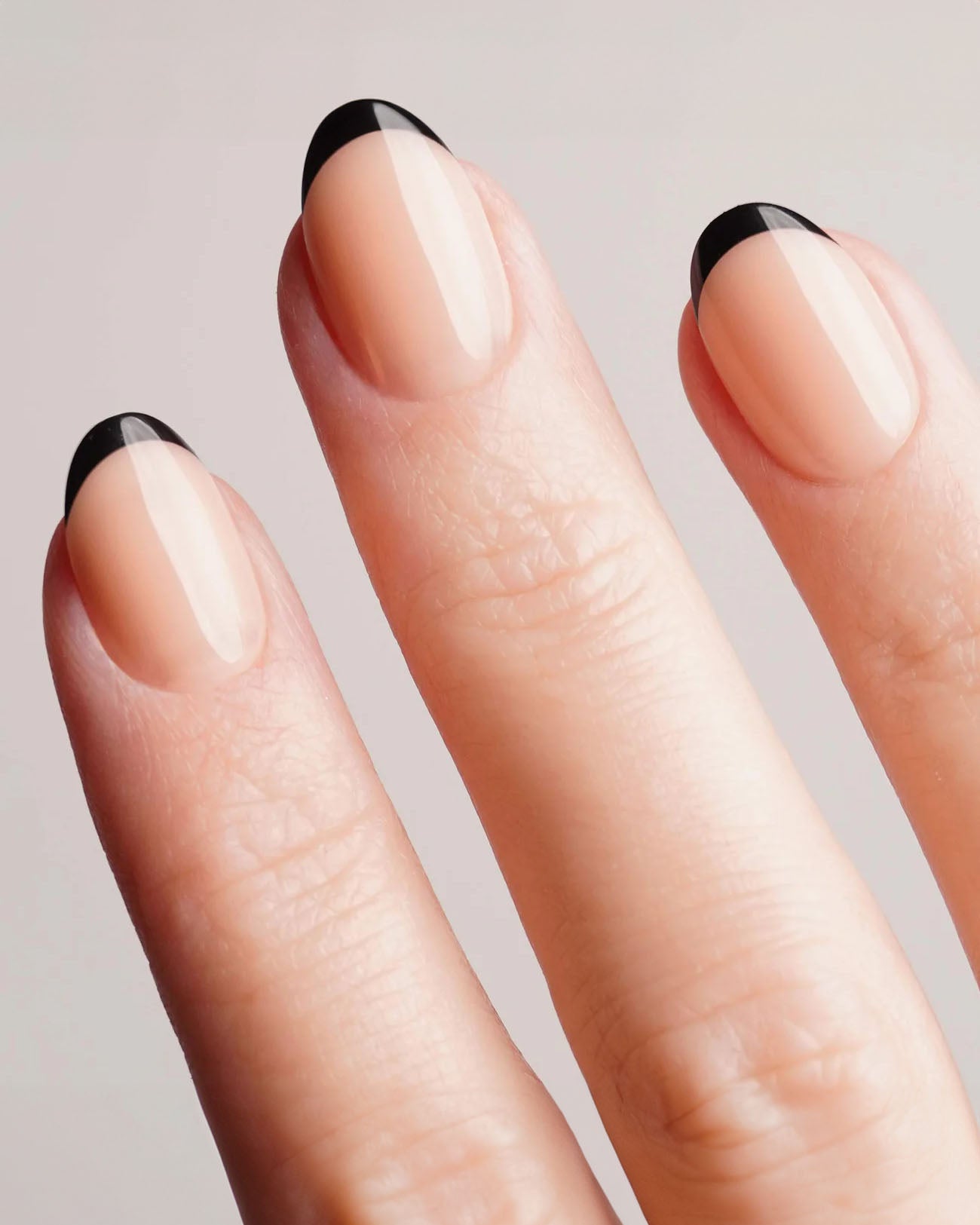 Black French Short Round Soft Gel Press Ons - Doonails Switzerland