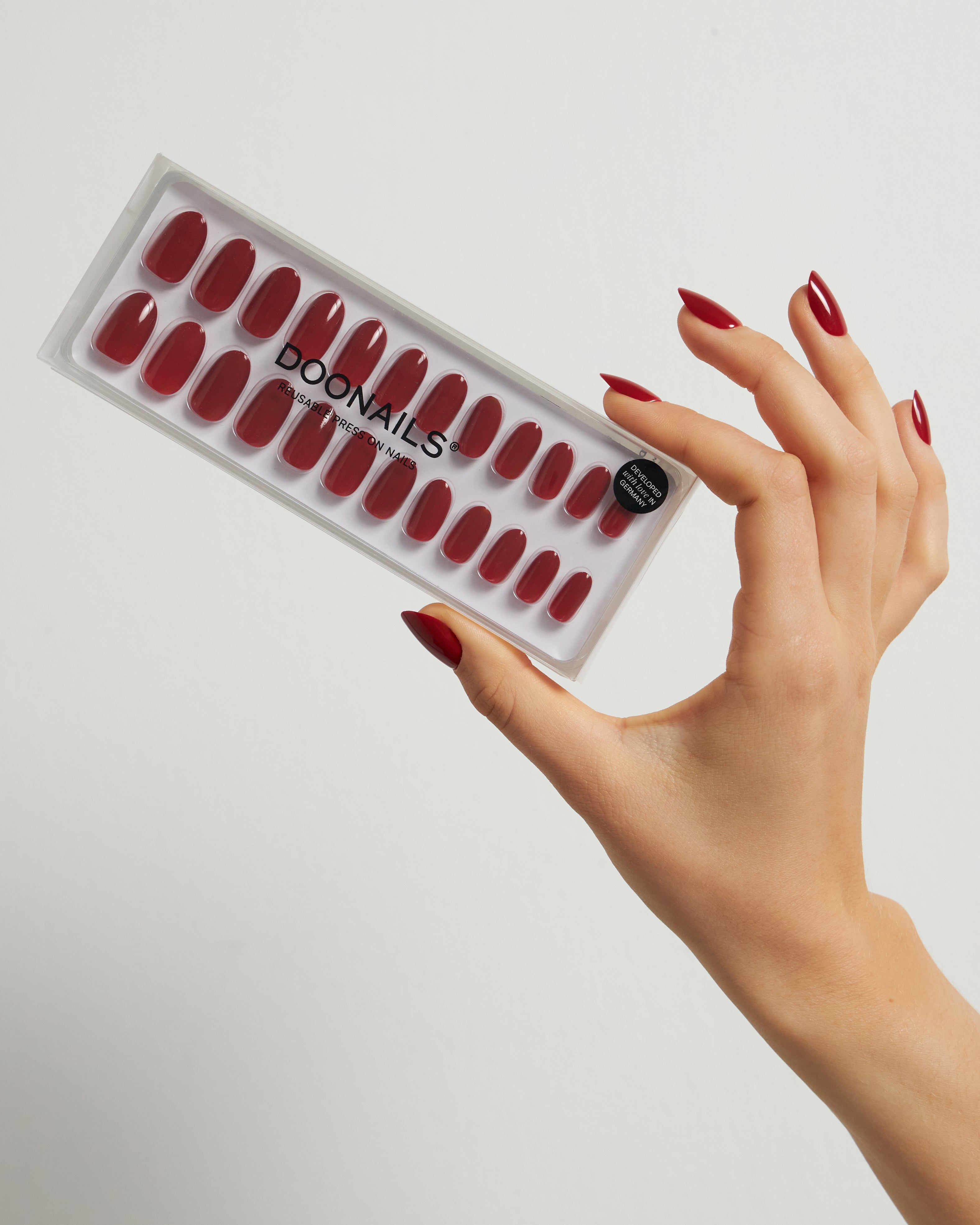 Mon Cheri Medium Round Soft Gel Press Ons - Doonails Switzerland