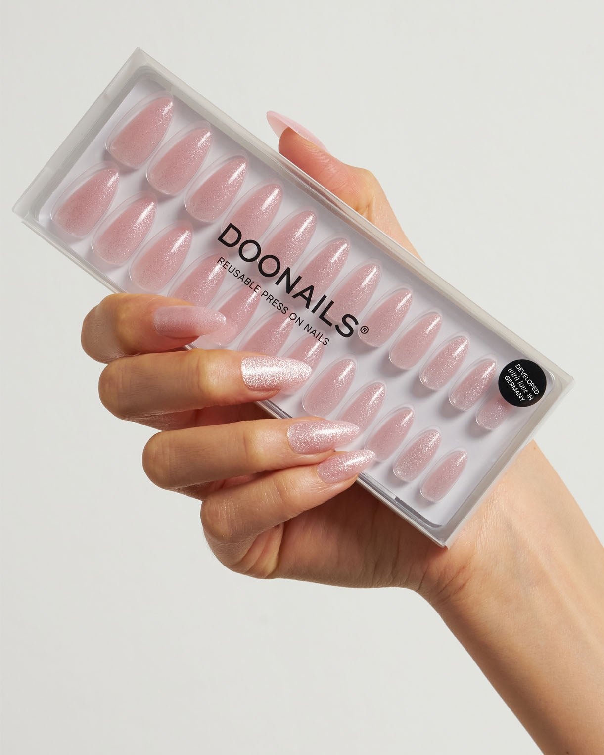 Rose Cat Eye Medium Almond Soft Gel Press Ons - Doonails Switzerland