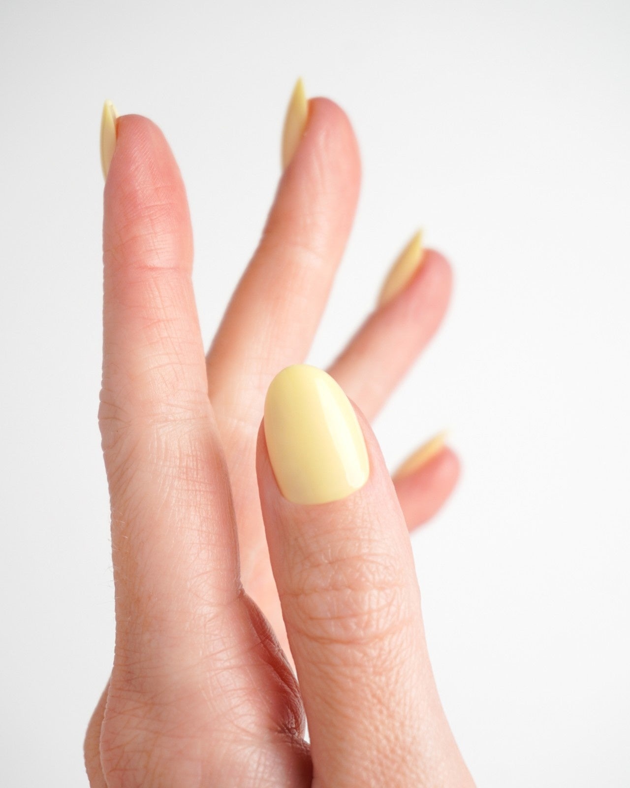 Lemon Sorbet Short Round Soft Gel Press Ons - Doonails Switzerland