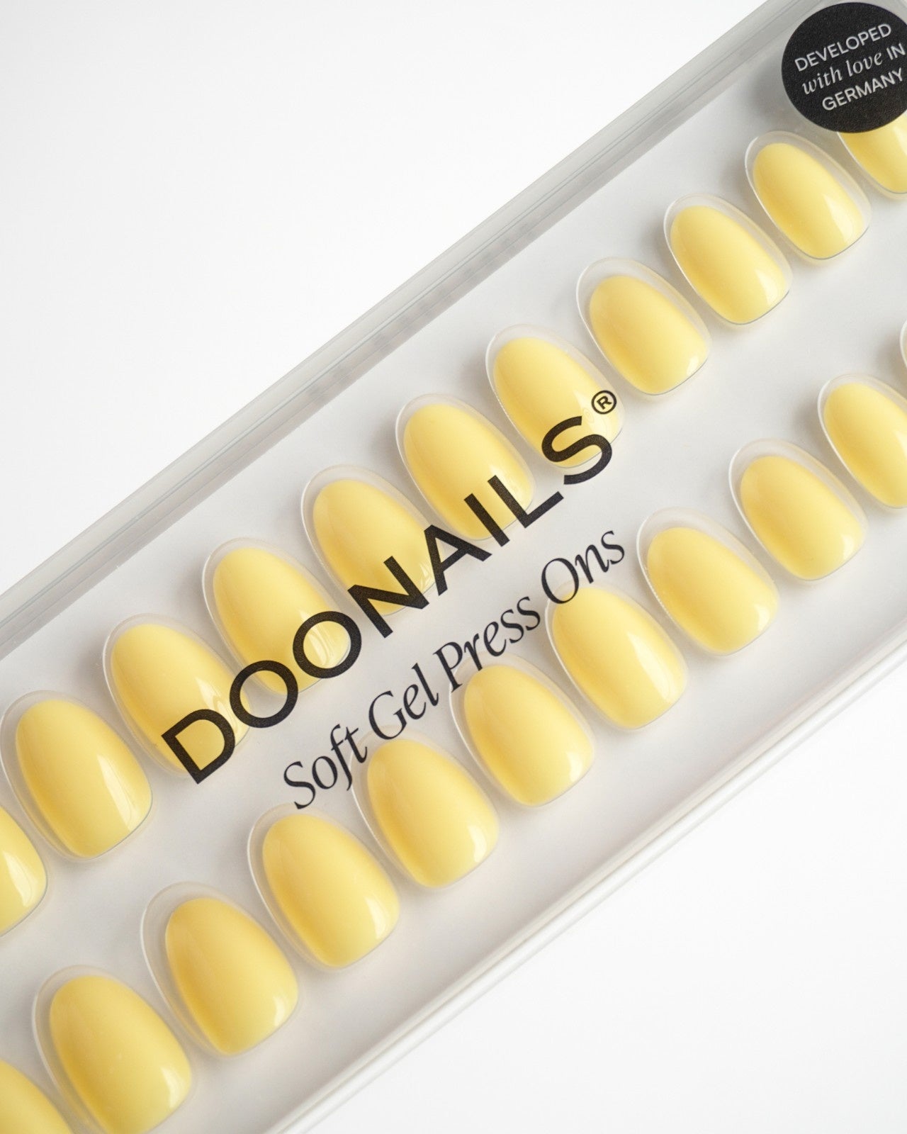 Lemon Sorbet Short Round Soft Gel Press Ons - Doonails Switzerland