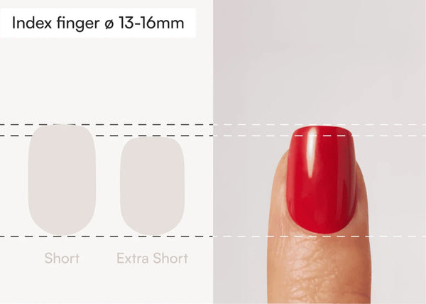 Square Press Ons im Vergleich mit einem echten Finger