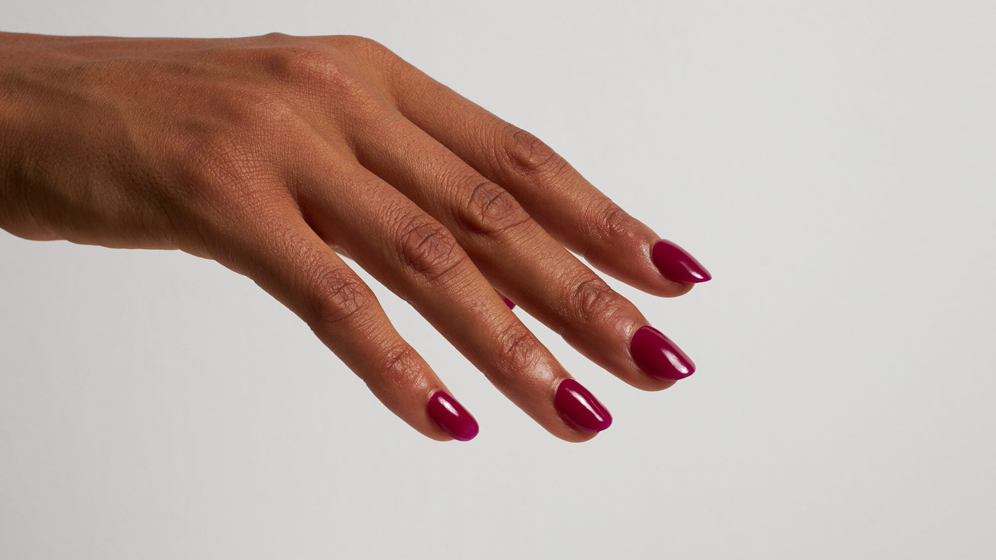 Fingernägel schneiden: 8 Tipps für schöne und gesunde Nägel