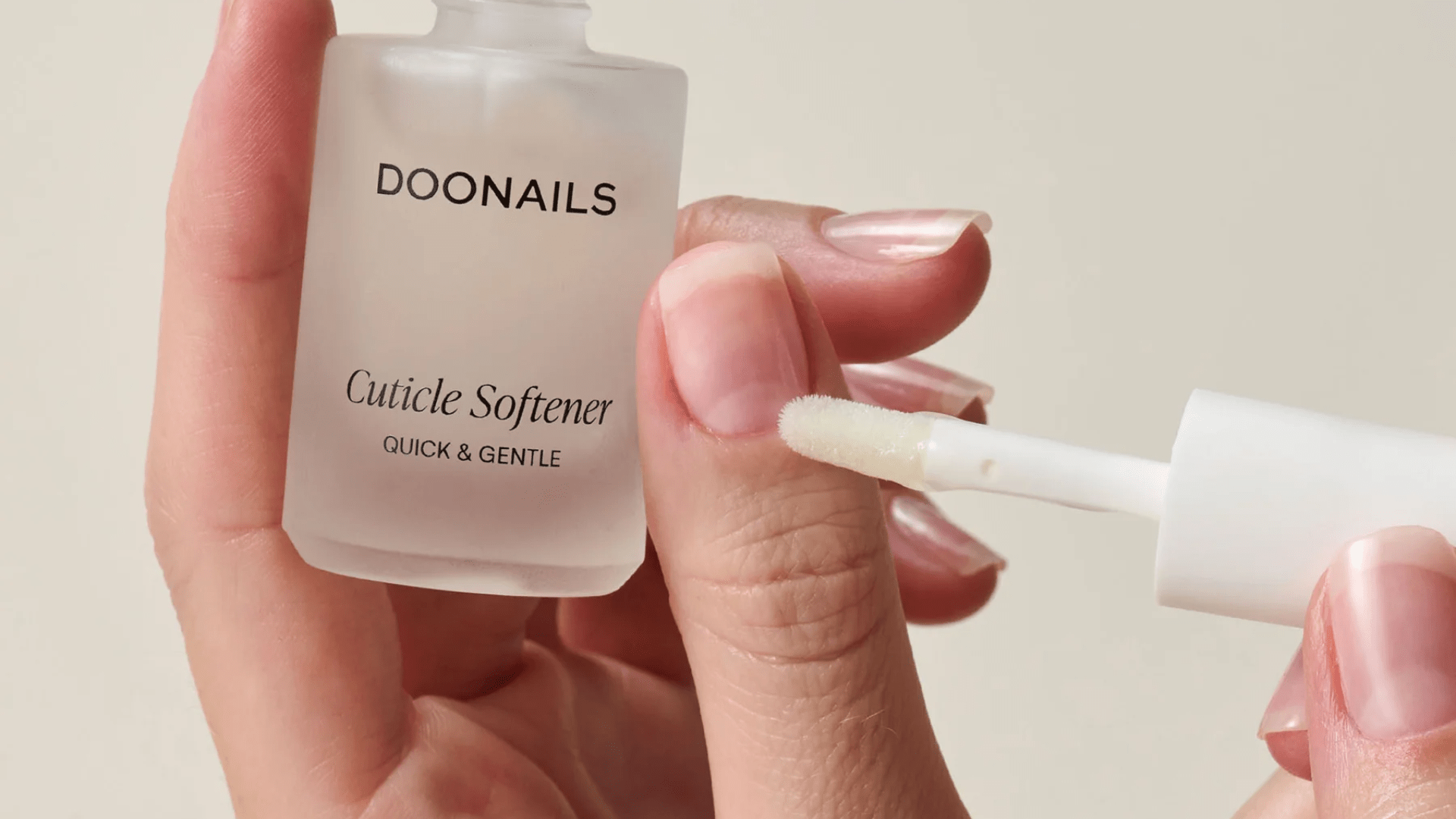 How To: Nagelhaut bearbeiten - Doonails Switzerland