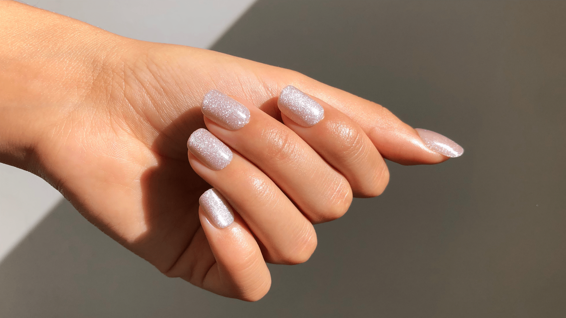 Soft Glitter Nudes - Natural shimmery Nails - Doonails Switzerland