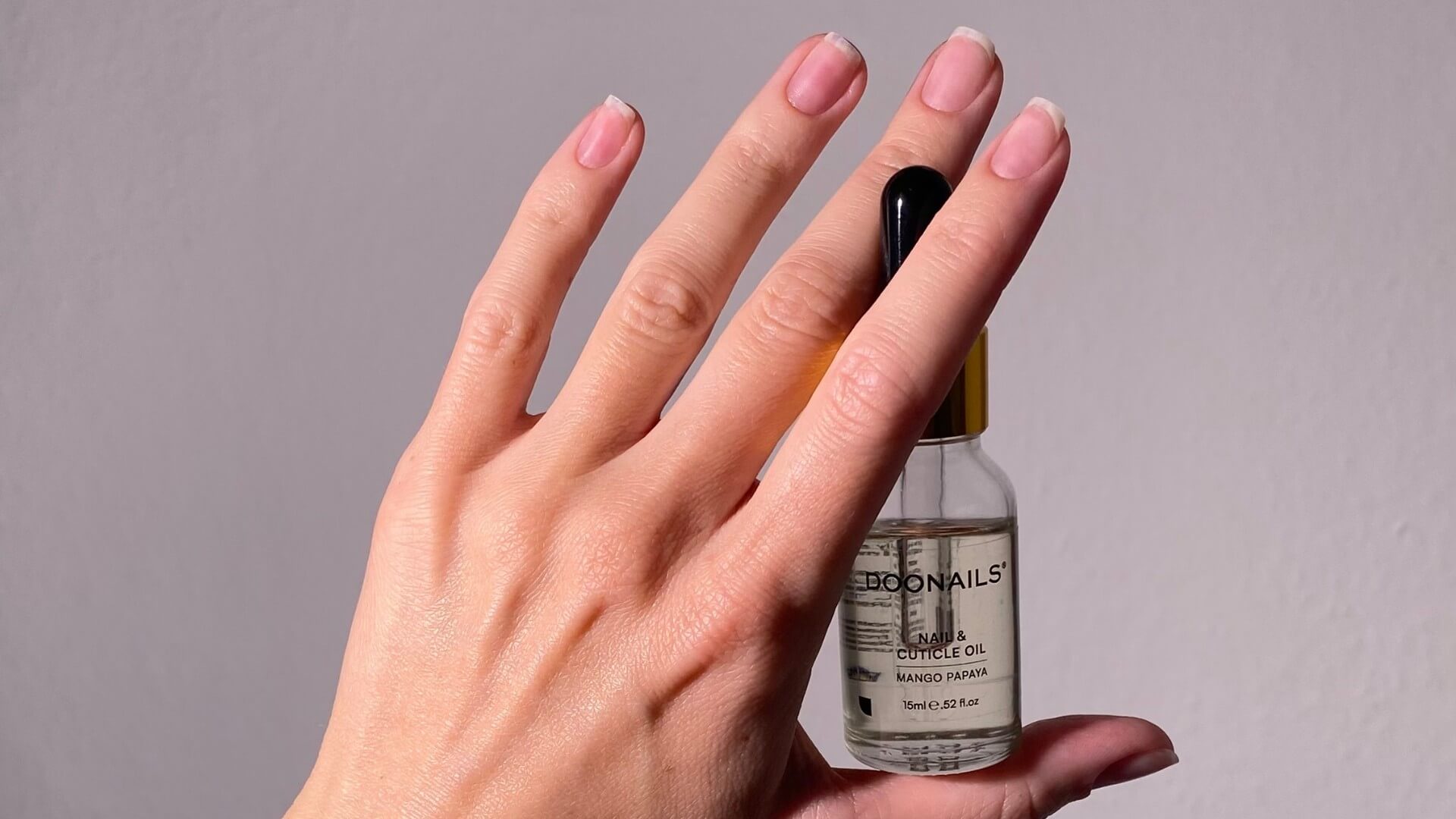 Gesunde Fingernägel: Ein Leitfaden für deine Pflegeroutine - Doonails Switzerland