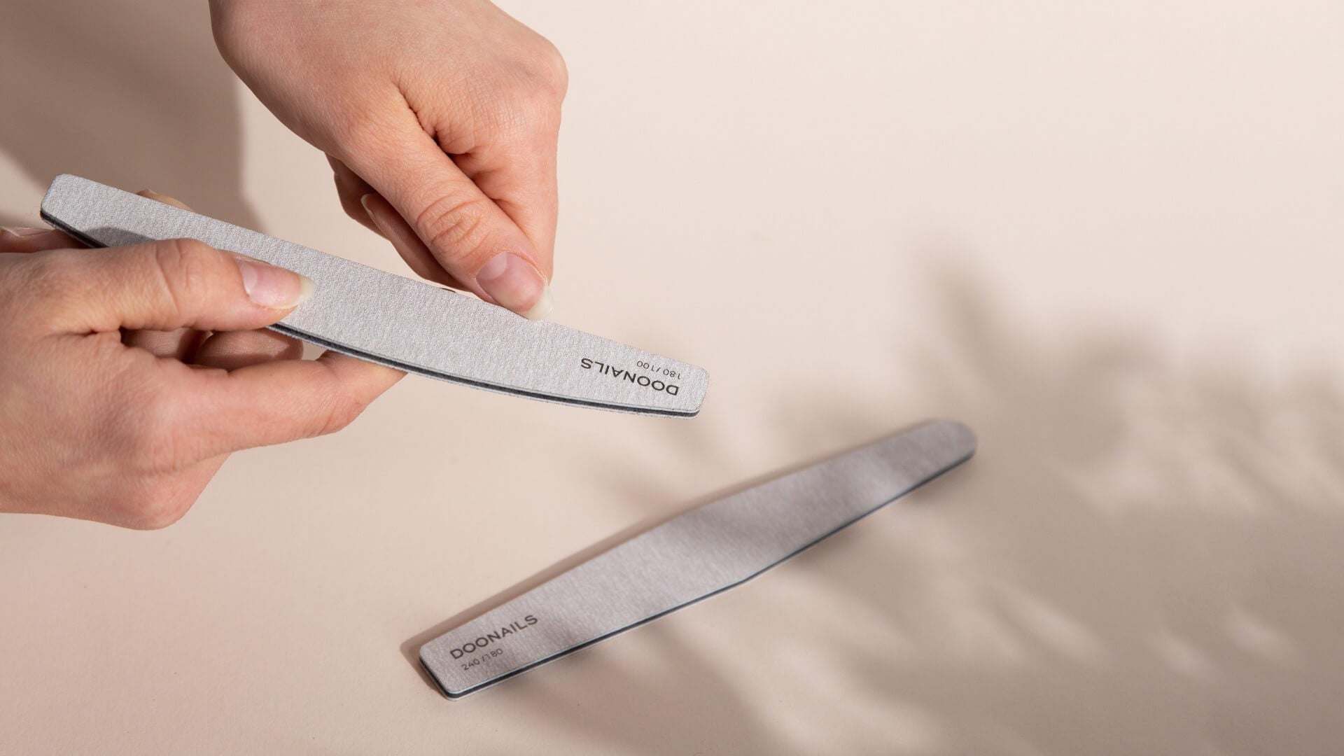 Die Kunst des Feilens: Tipps und Tricks für gepflegte Nägel - Doonails Switzerland