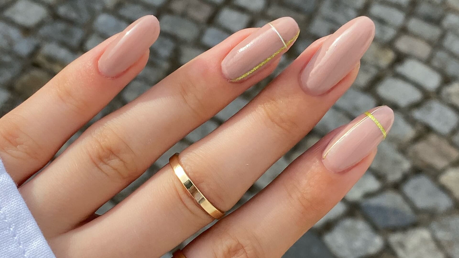 Pure Eleganz: Nude Nails für einen zeitlosen Look - Doonails Switzerland