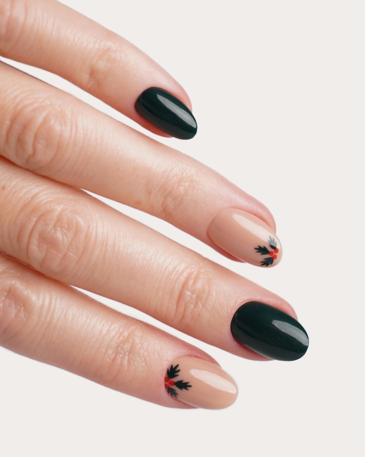 Mistletoe Kiss Limited Edition Soft Gel Press Ons Switzerland