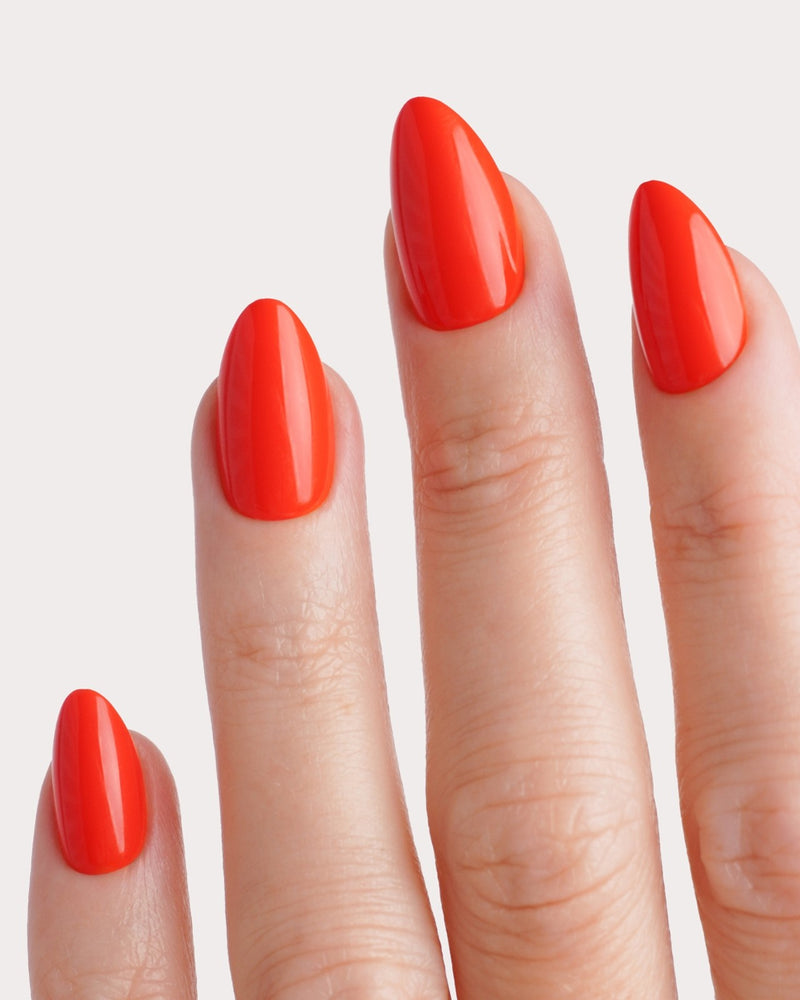 On Fire Short Almond Soft Gel Press Ons - Doonails Switzerland