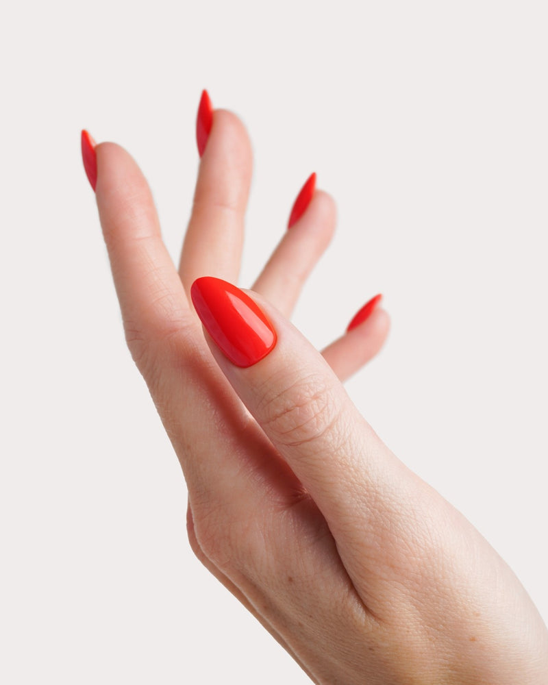 On Fire Short Almond Soft Gel Press Ons - Doonails Switzerland
