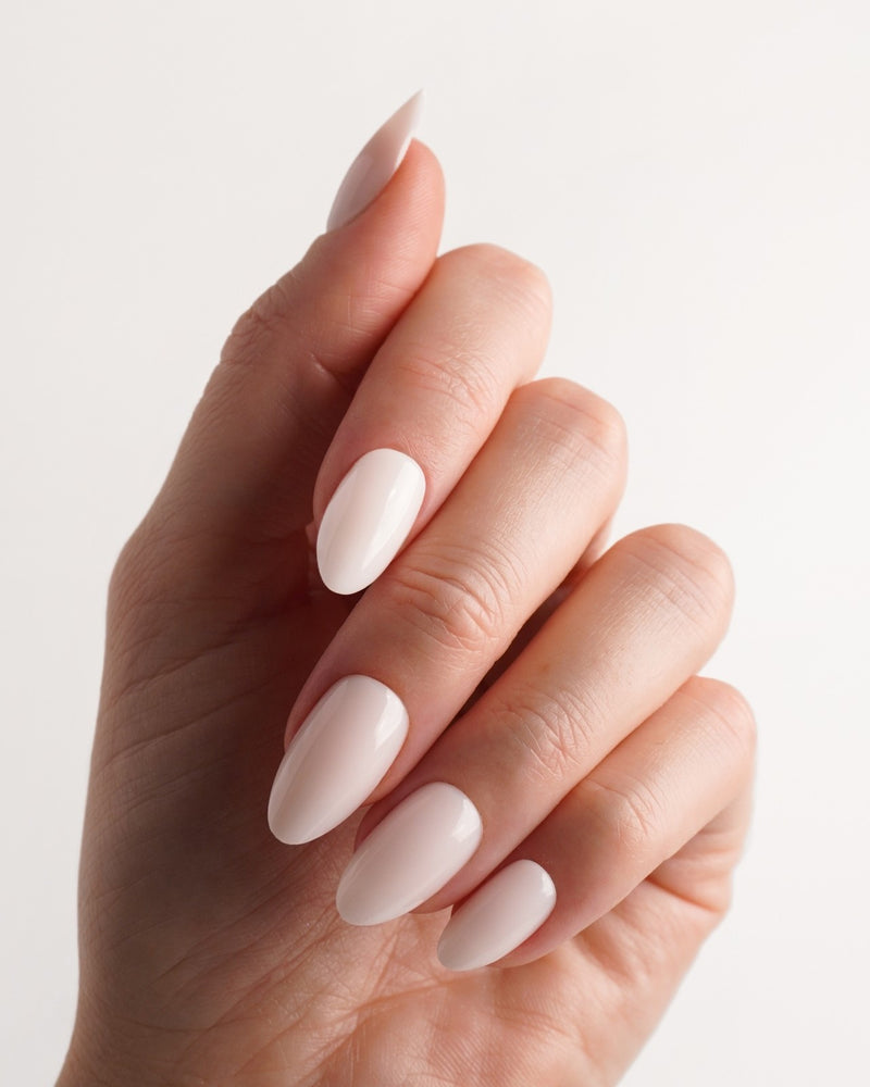 Pillow Talk Short Almond Soft Gel Press Ons - Doonails Switzerland