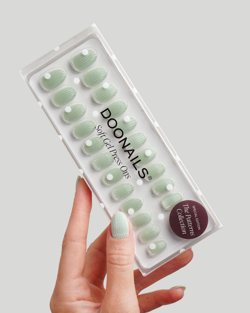 Sage Ribbed Short Round Soft Gel Press Ons