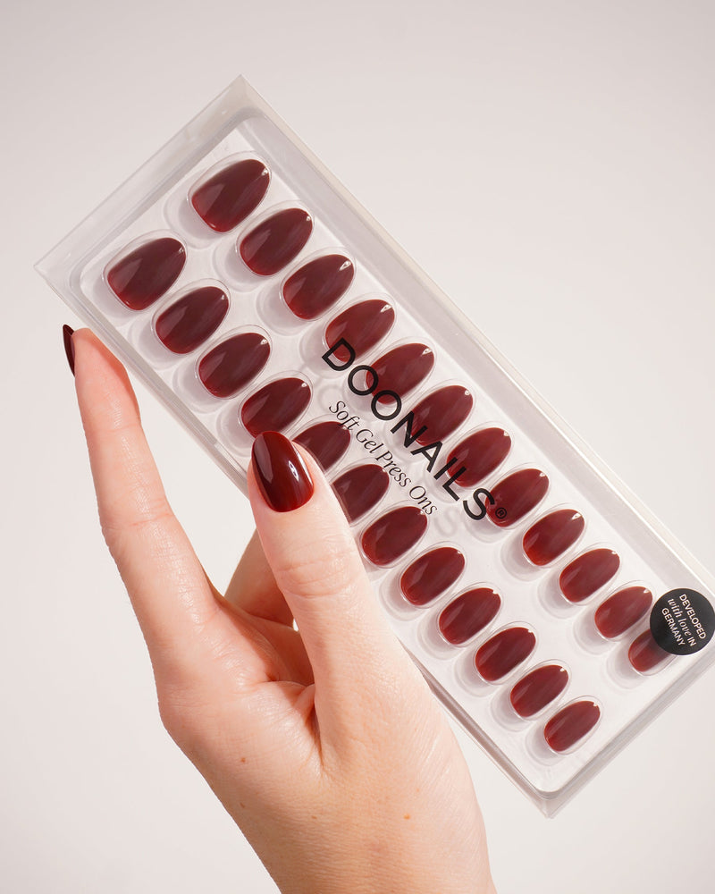 Love Paris Short Round Soft Gel Press Ons - Doonails Switzerland