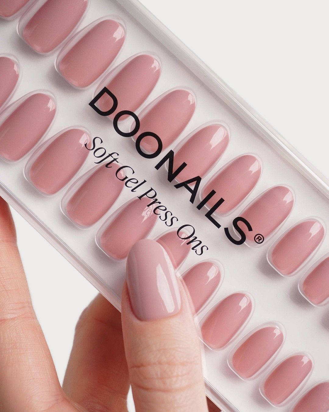 Valentine Crush Medium Round Soft Gel Press Ons - Switzerland