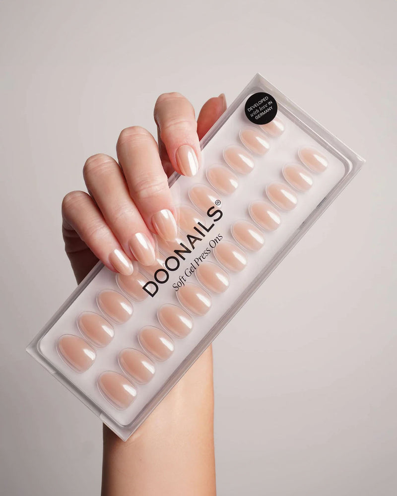 Prosecco Short Round Soft Gel Press Ons - Doonails Switzerland
