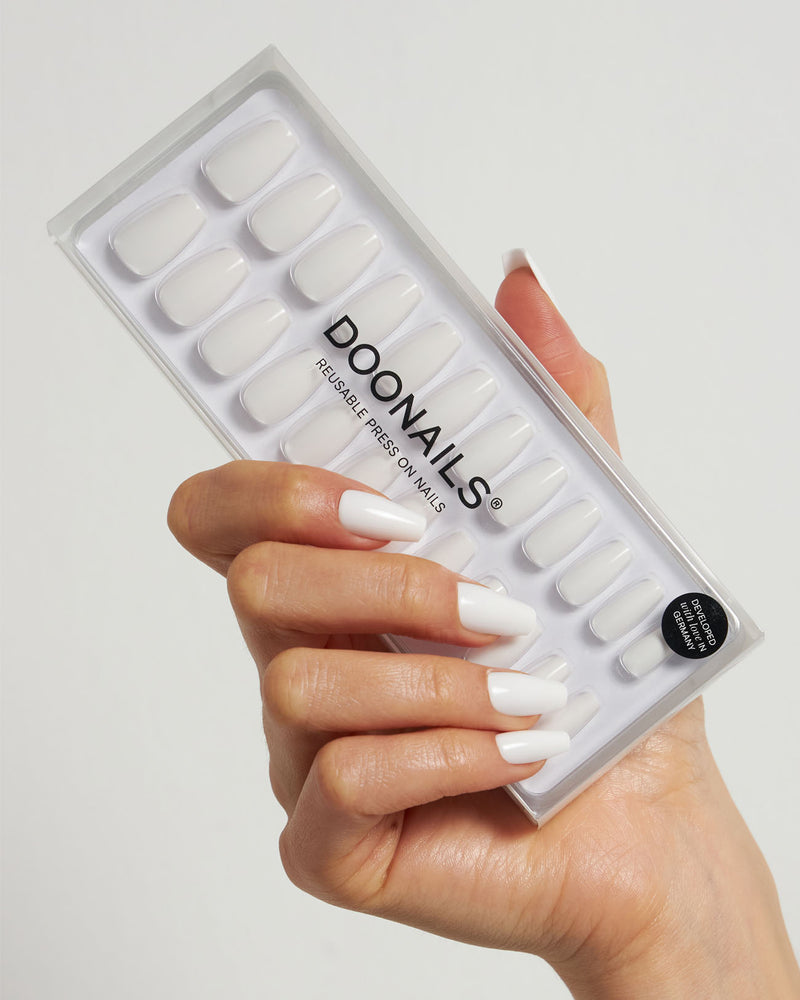 Snow White Short Coffin Soft Gel Press Ons - Doonails Switzerland