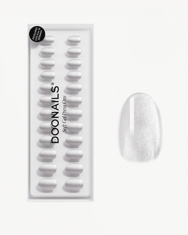 White Cat Eye Short Round Soft Gel Press Ons - Doonails Switzerland