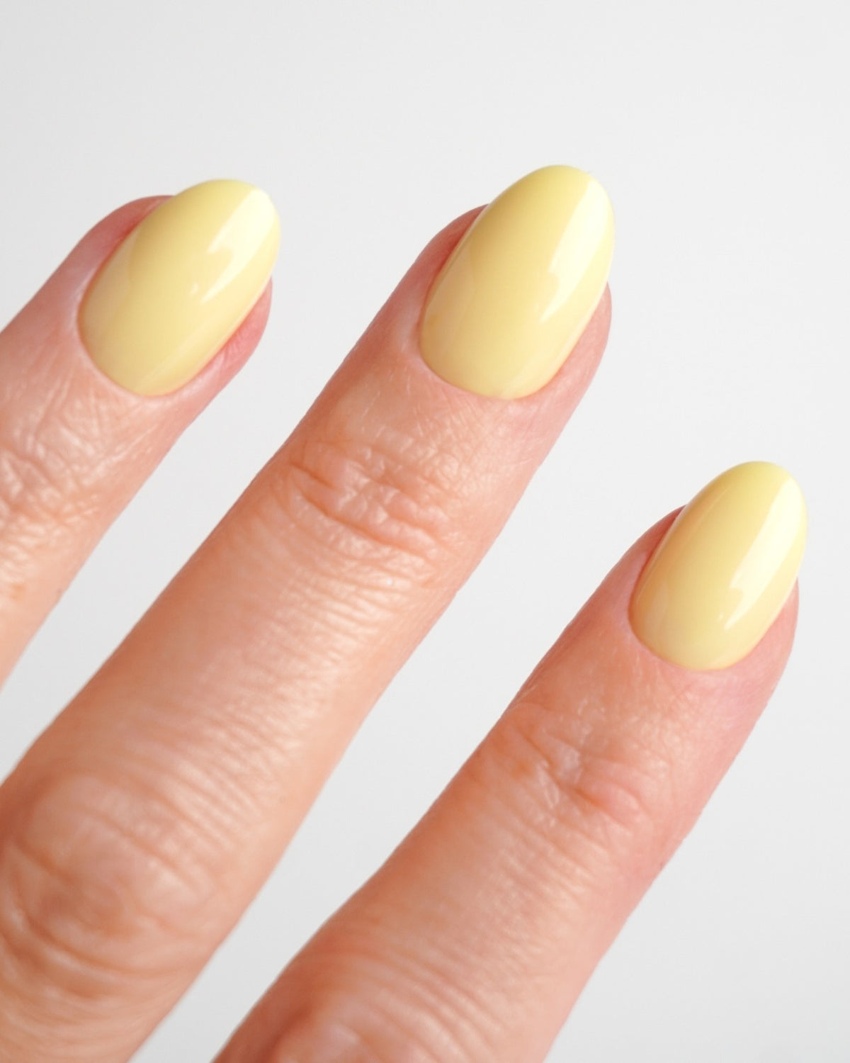 Lemon Sorbet Short Round Soft Gel Press Ons - Doonails Switzerland