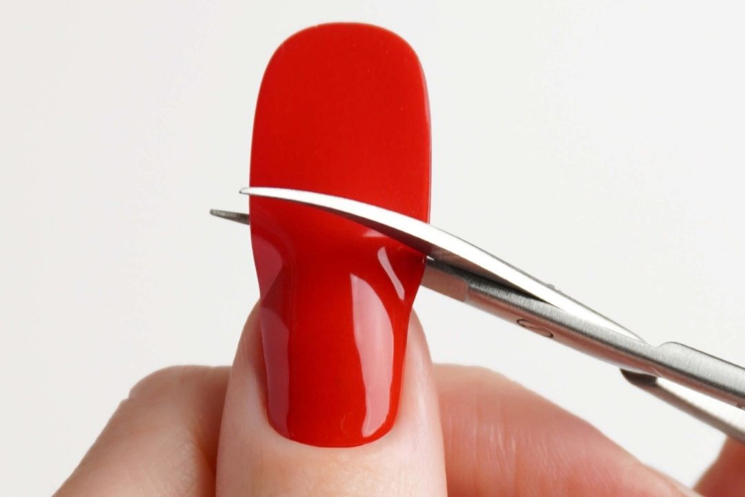 Nagelschere bei der Anwendung