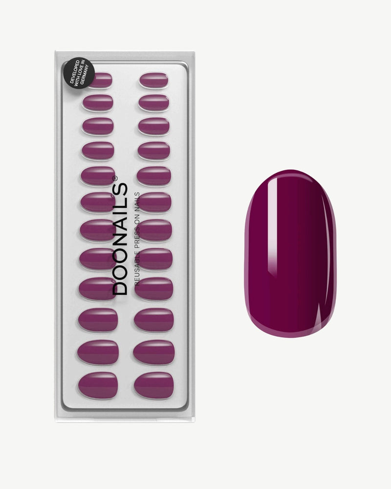 Into You Medium Round Soft Gel Press Ons - Doonails Switzerland